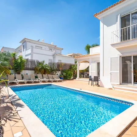 Captivating 600m To Vau Portimao