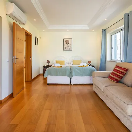 Captivating 600m To Vau Portimao