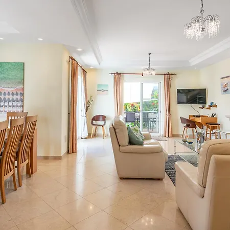 Villa Captivating 600m To Vau