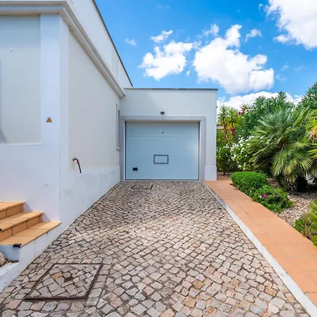 Villa Captivating 600m To Vau Portimao