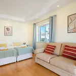 Villa Captivating 600m To Vau
