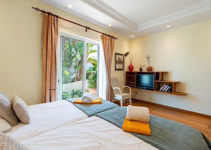 Villa Captivating 600m To Vau Portimão